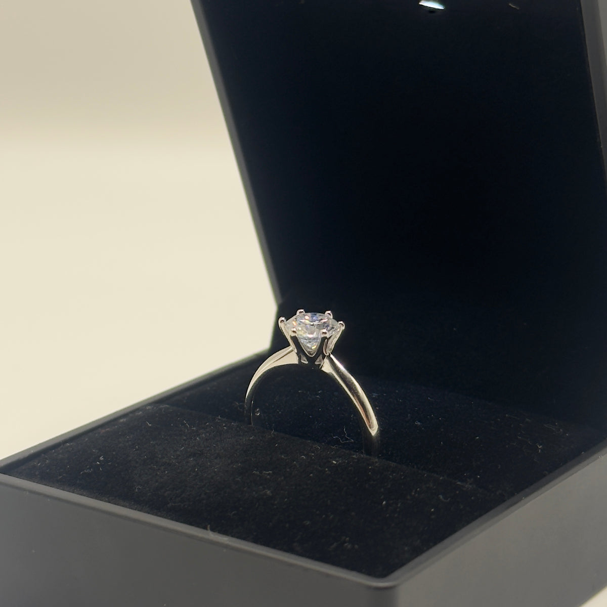L’Essence Solitaire
